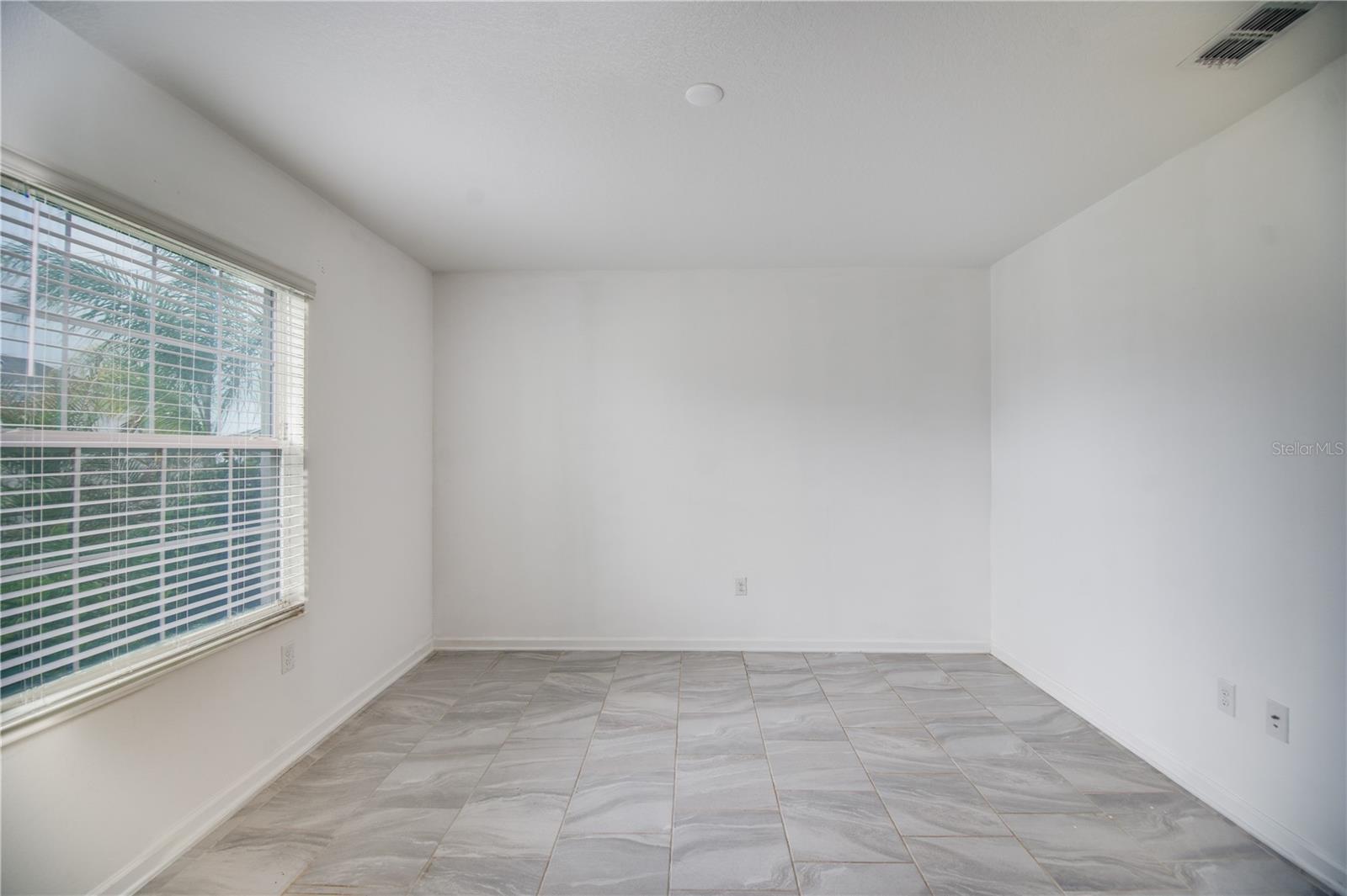 Image 6 of 18 For 4970 Four Strand Court