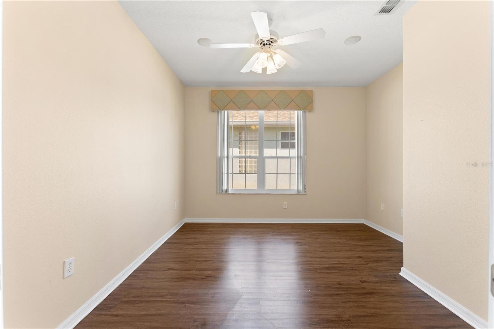 Image 18 of 68 For 331 Cunningham Dr