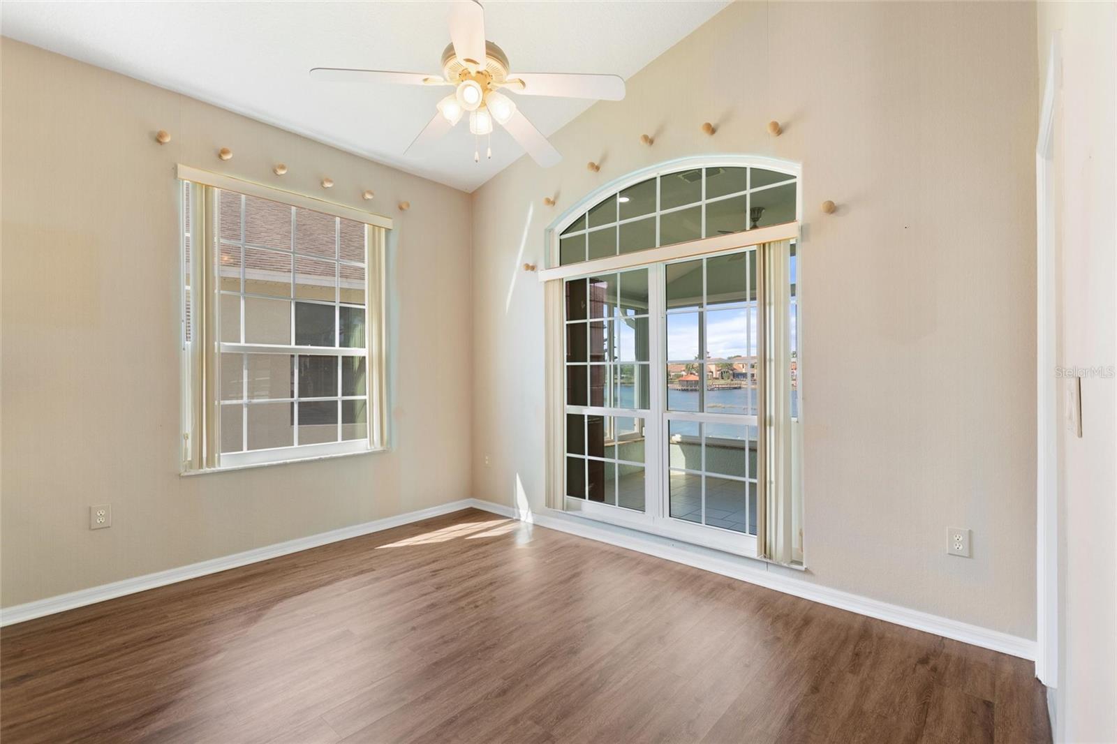 Image 24 of 68 For 331 Cunningham Dr