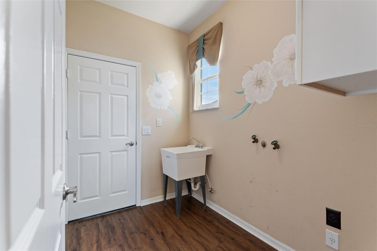 Image 27 of 68 For 331 Cunningham Dr