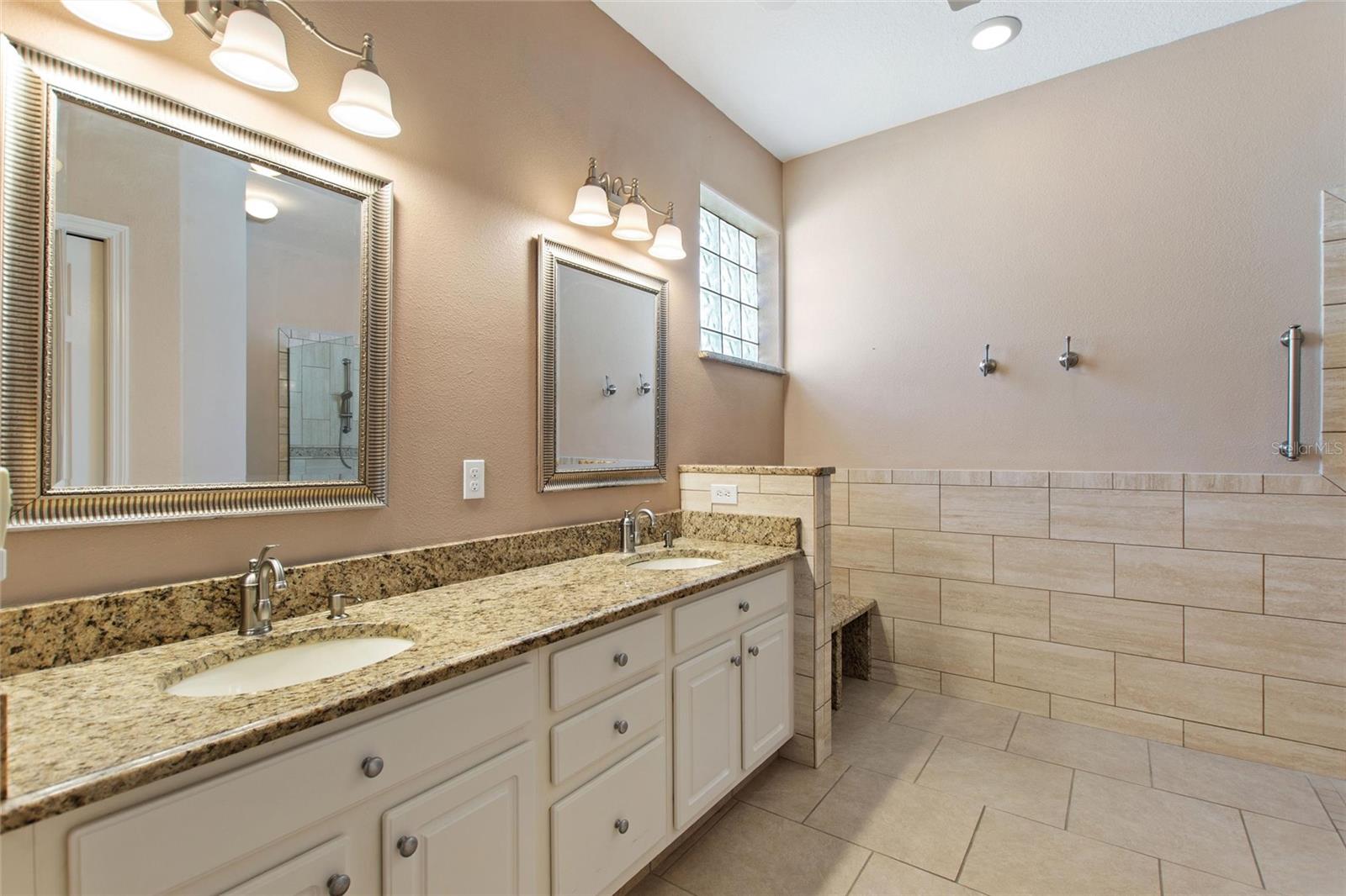 Image 6 of 68 For 331 Cunningham Dr