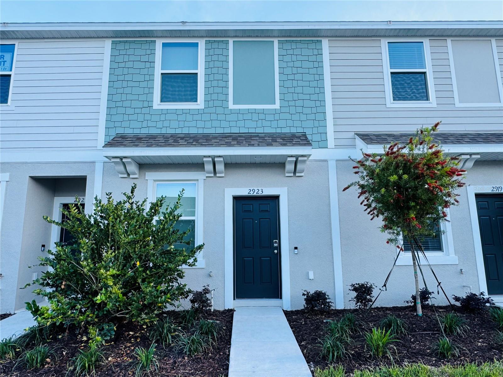 Image 2 of 42 For 2923 Skyline Loop