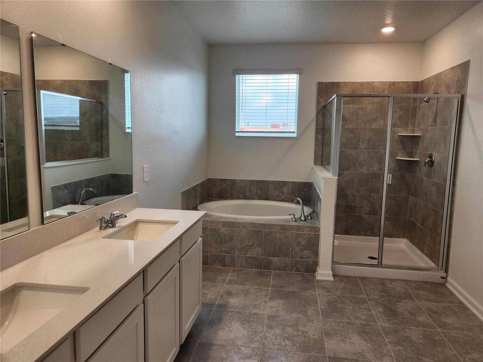 Image 21 of 41 For 203 Bogey Drive