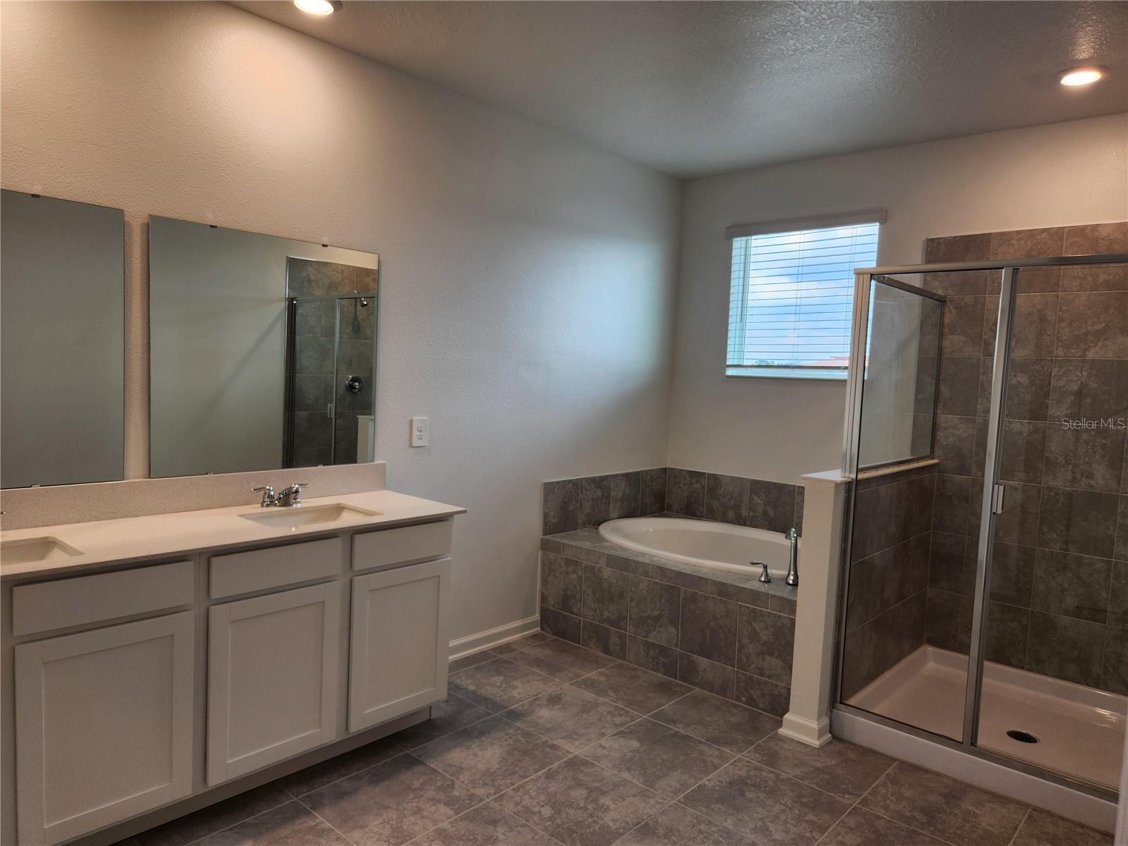 Image 22 of 41 For 203 Bogey Drive