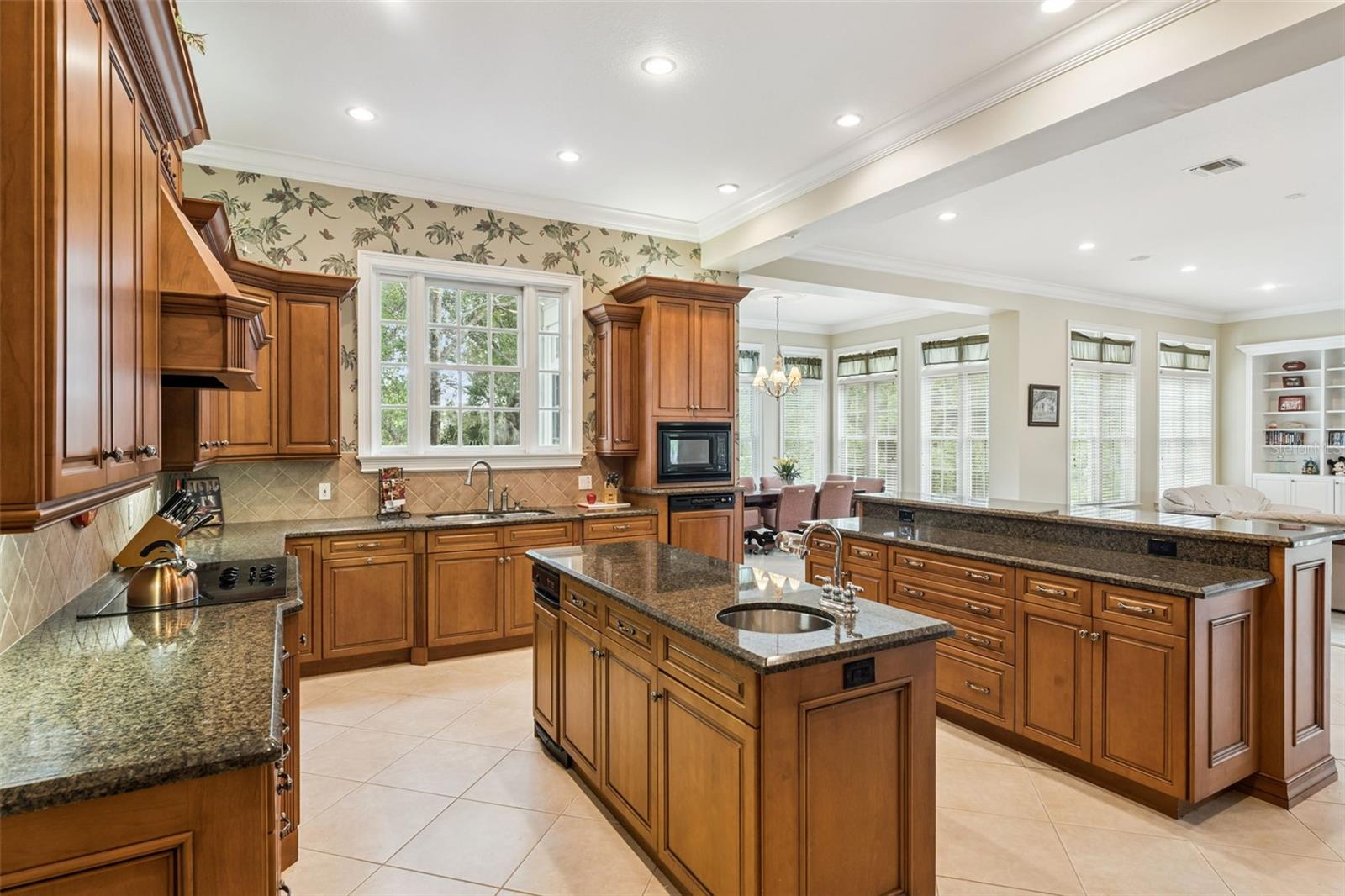 Image 26 of 73 For 915 Westpark Drive