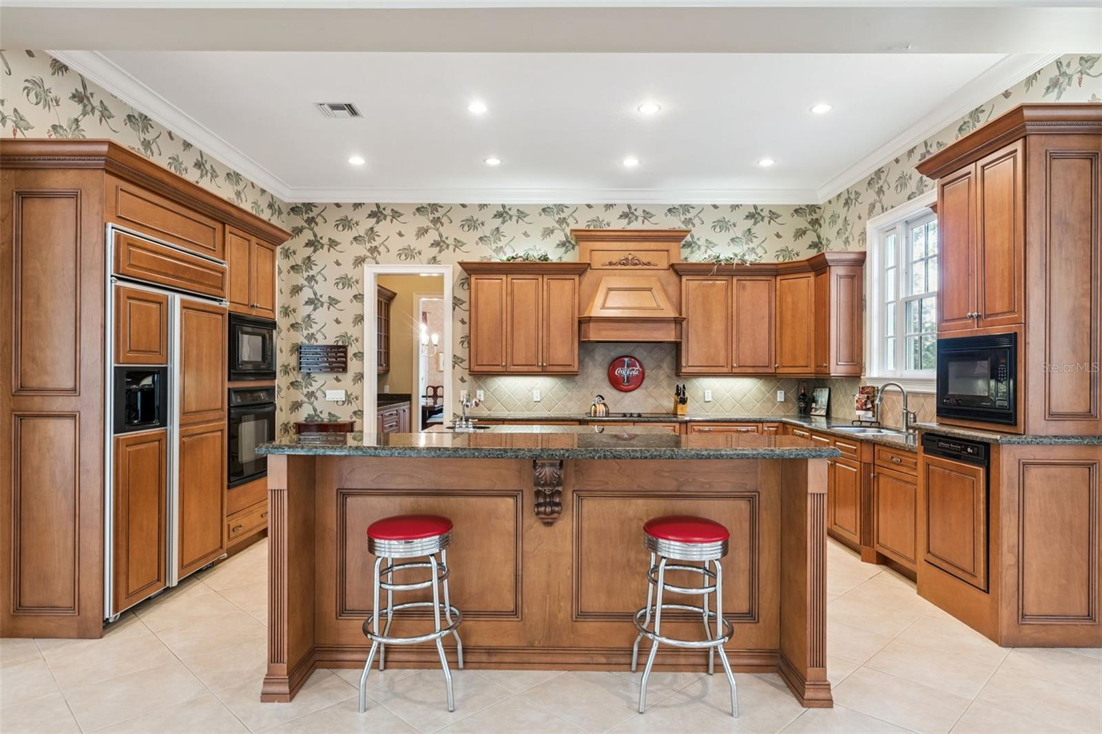 Image 27 of 73 For 915 Westpark Drive