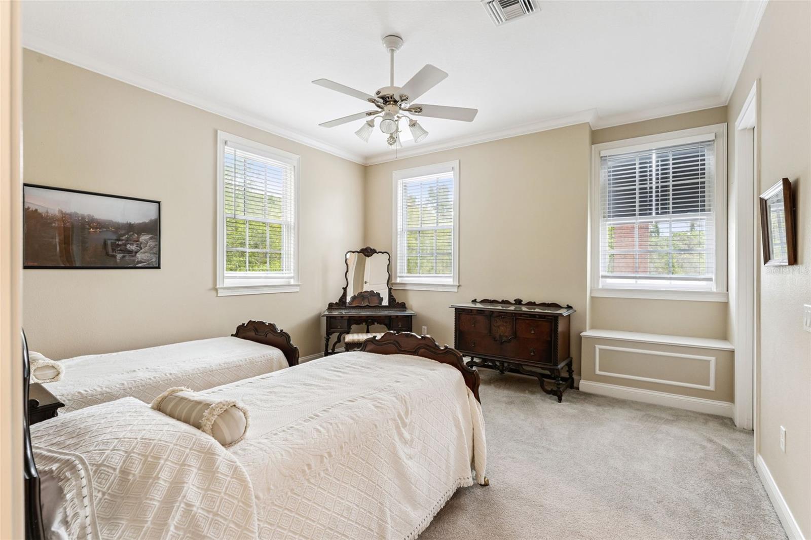 Image 47 of 73 For 915 Westpark Drive