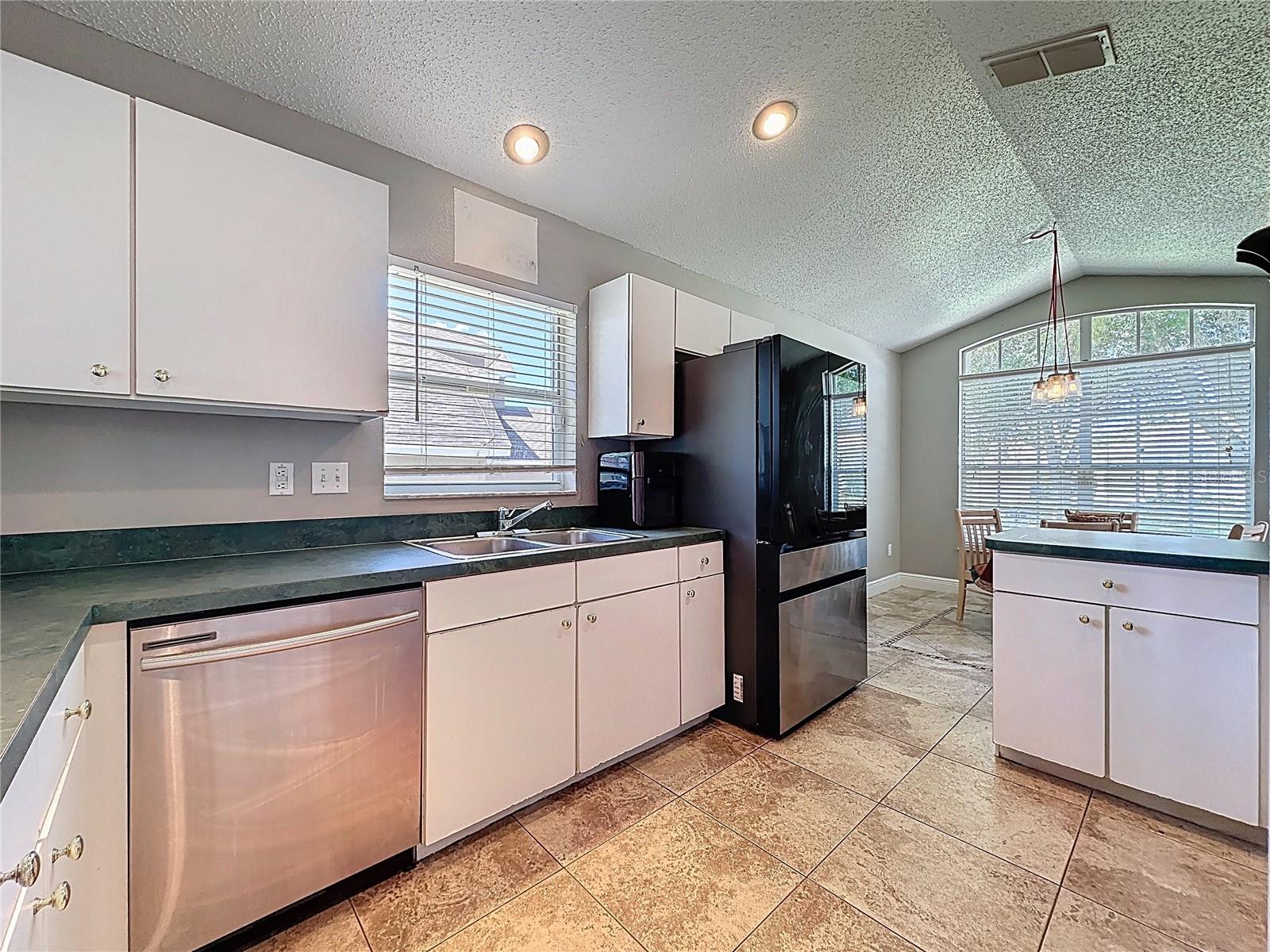 Image 11 of 88 For 2213 Mallory Circle