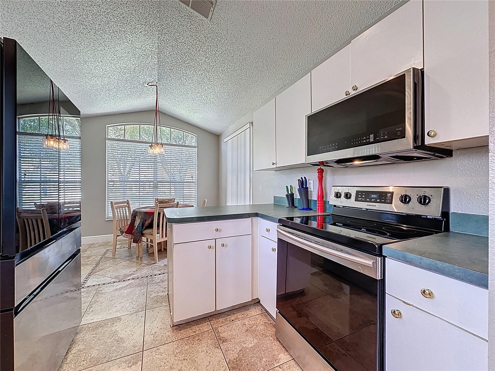 Image 12 of 88 For 2213 Mallory Circle