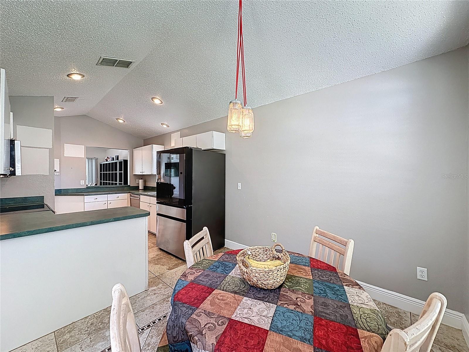 Image 17 of 88 For 2213 Mallory Circle