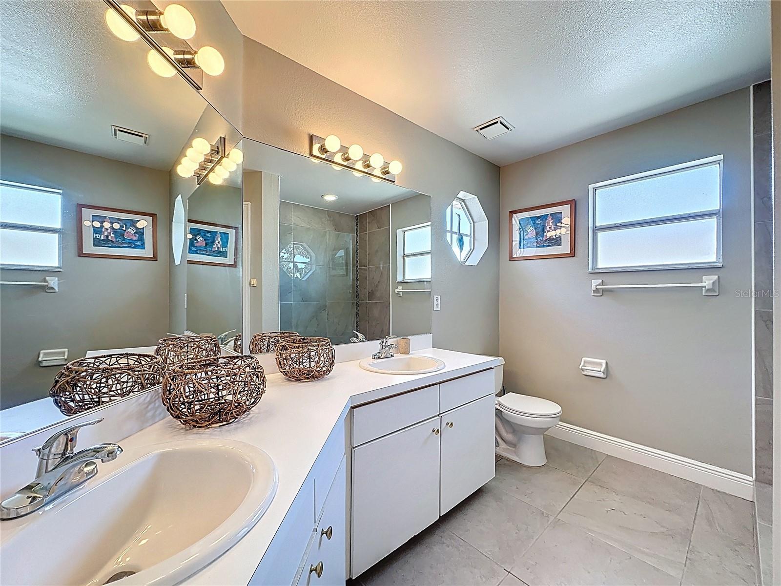 Image 40 of 88 For 2213 Mallory Circle