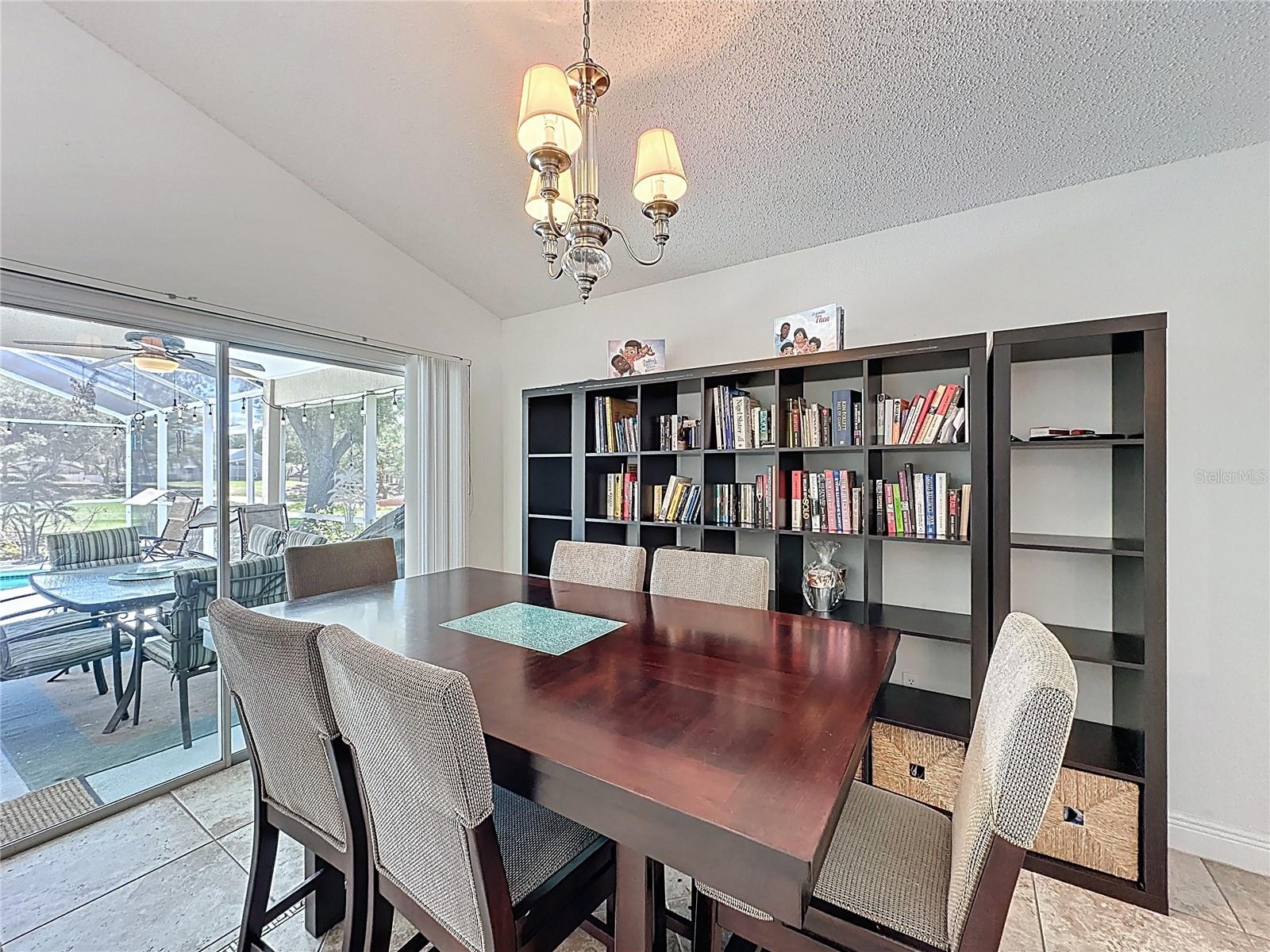 Image 7 of 88 For 2213 Mallory Circle