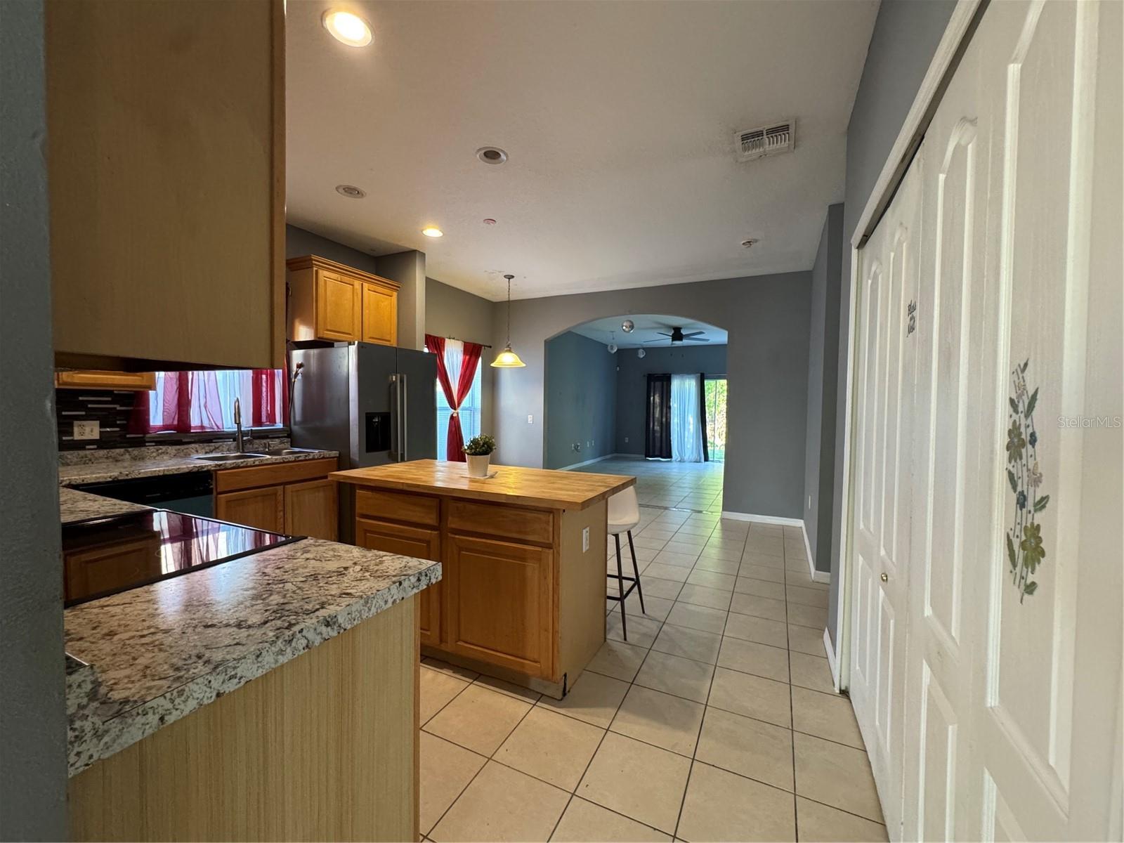 Image 6 of 6 For 877 Hacienda Circle