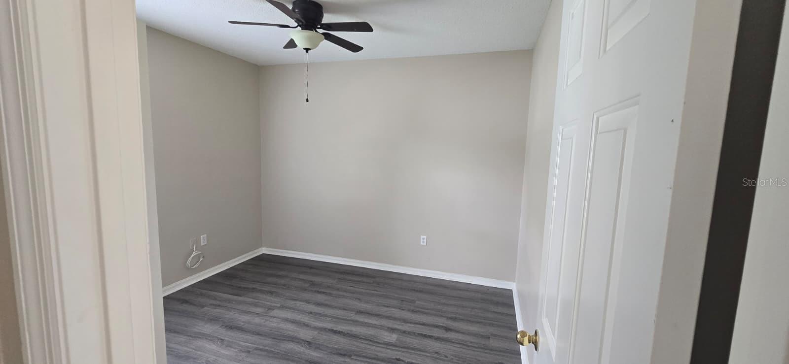 Image 10 of 11 For 911 Gloucester Court