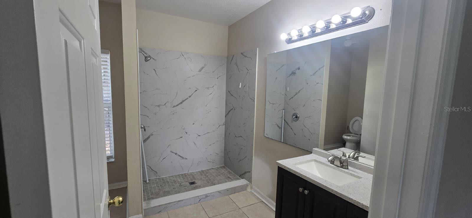 Image 11 of 11 For 911 Gloucester Court