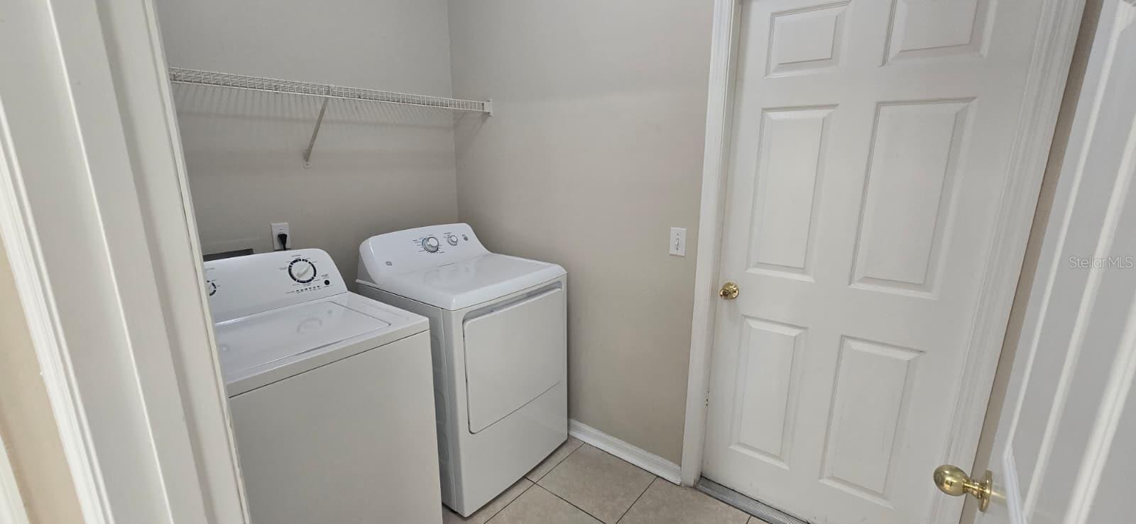 Image 7 of 11 For 911 Gloucester Court