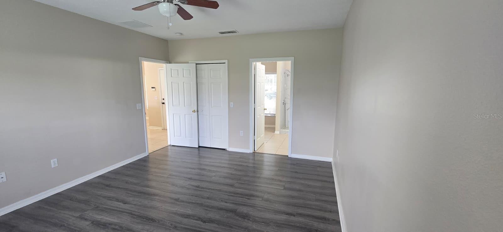 Image 8 of 11 For 911 Gloucester Court