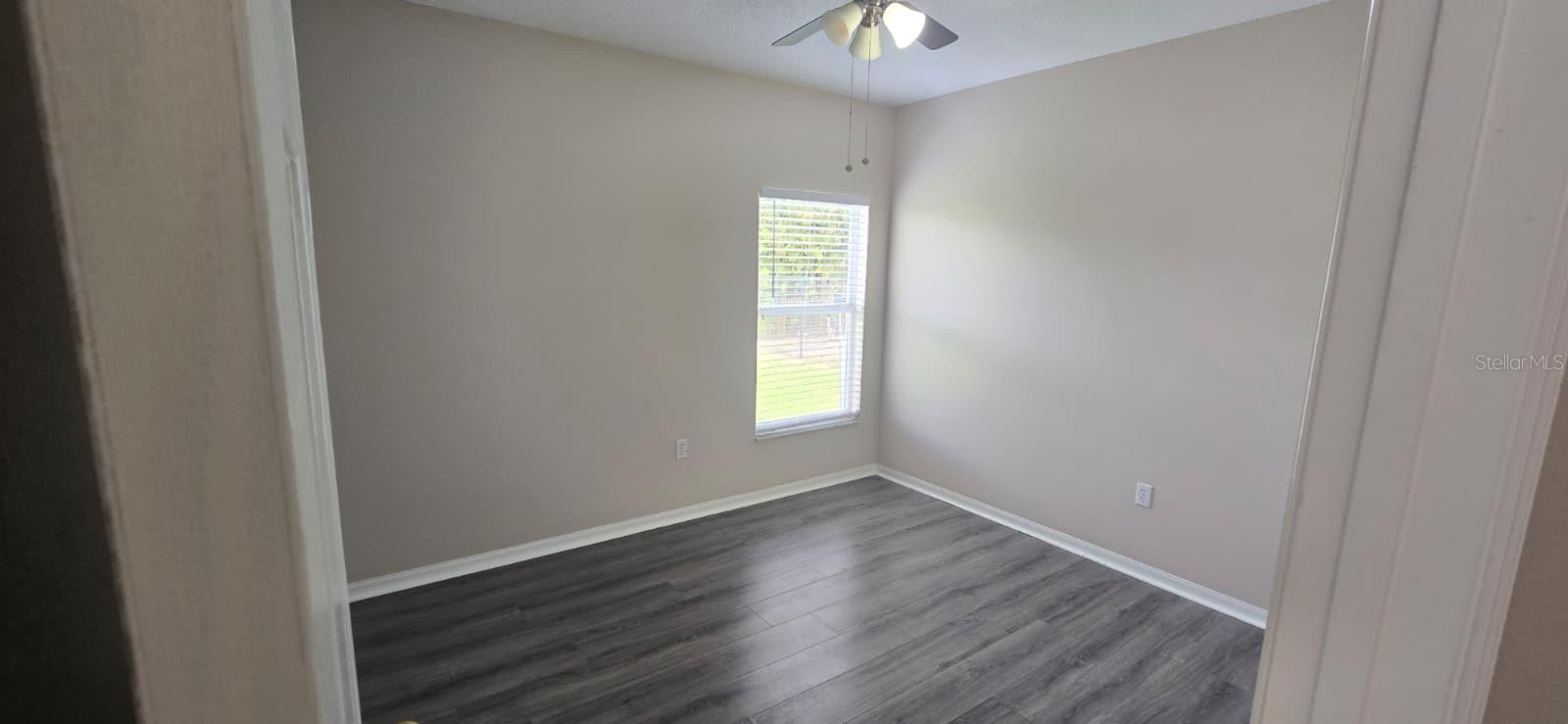 Image 9 of 11 For 911 Gloucester Court