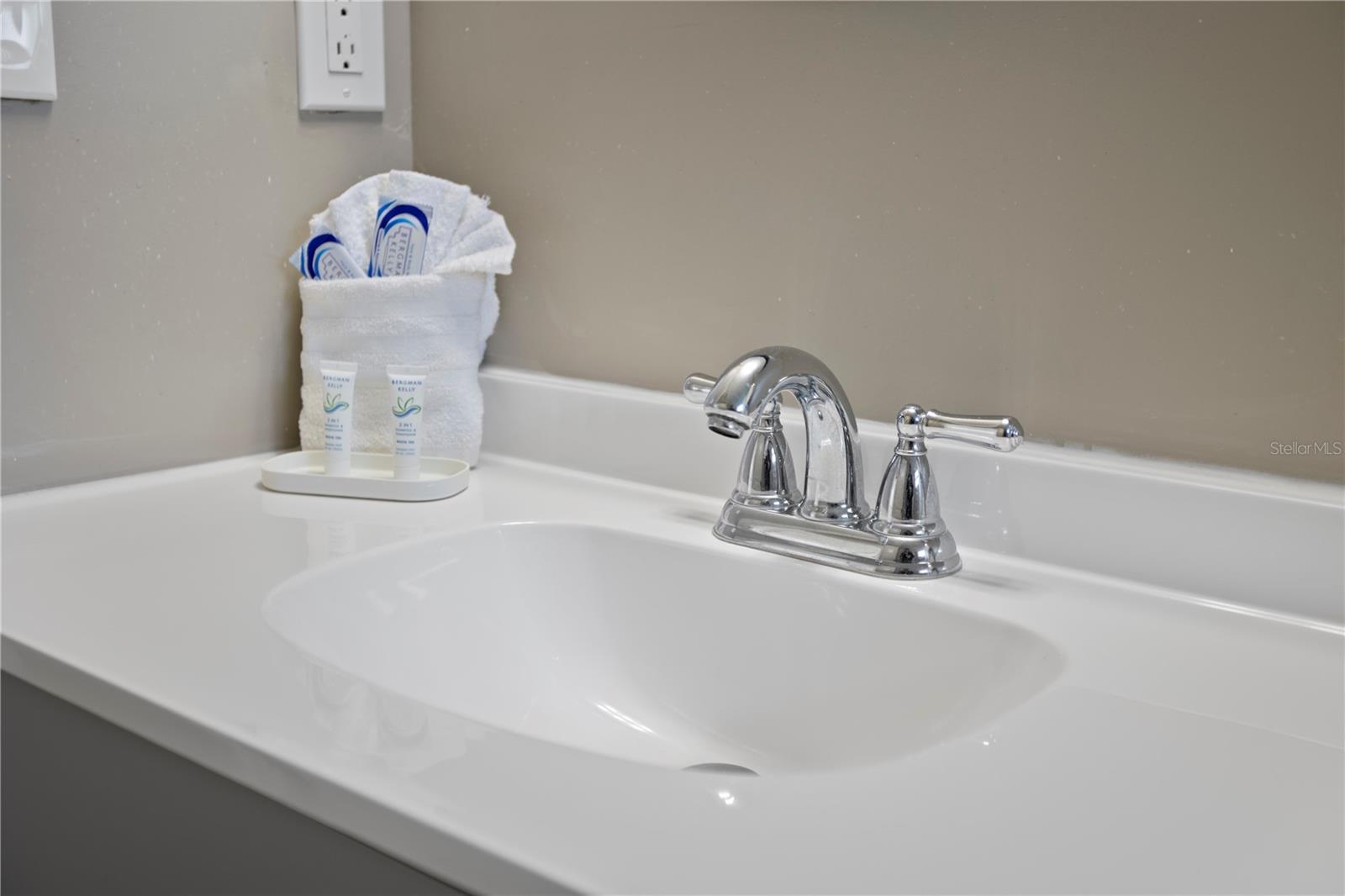 Image 26 of 37 For 2749 Poinciana Boulevard 15