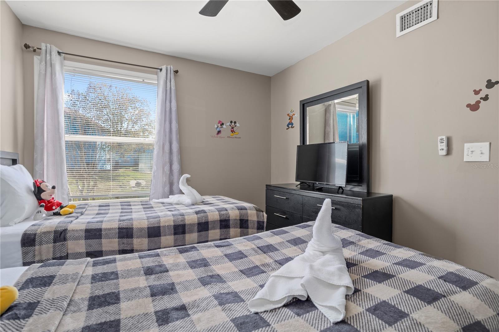 Image 28 of 37 For 2749 Poinciana Boulevard 15