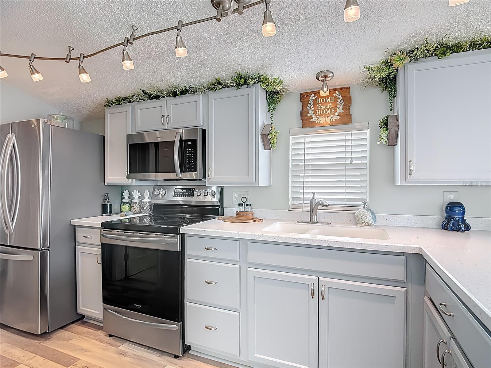 Image 15 of 29 For 9000 Us Hwy 192 # 537  537