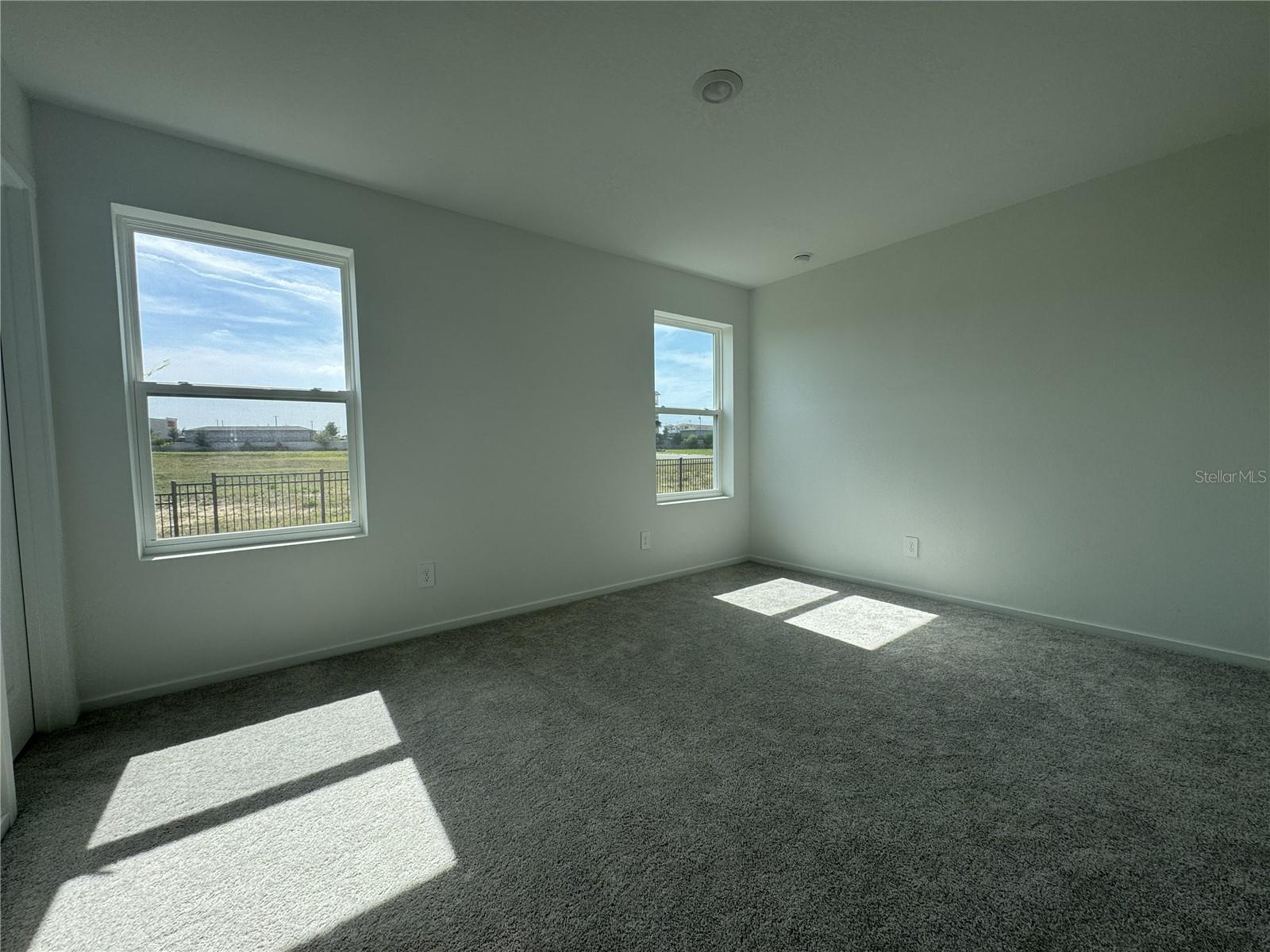 Image 11 of 21 For 830 Lynx Street