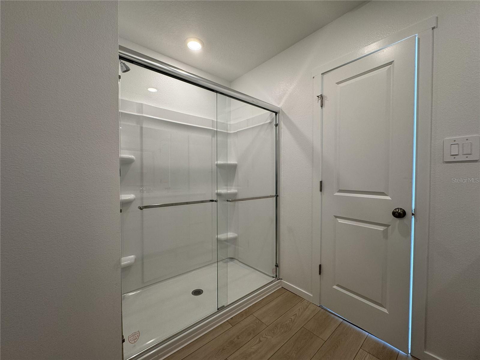 Image 14 of 21 For 830 Lynx Street