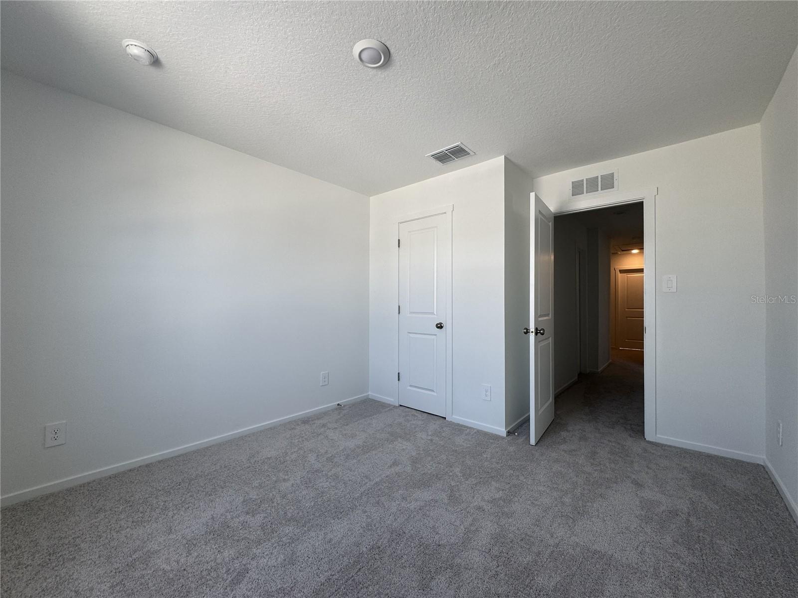 Image 19 of 21 For 830 Lynx Street