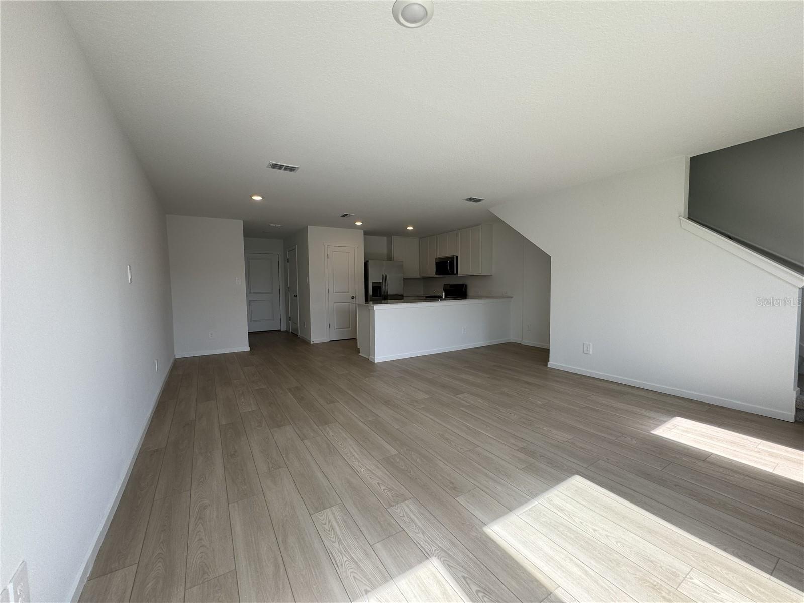 Image 5 of 21 For 830 Lynx Street