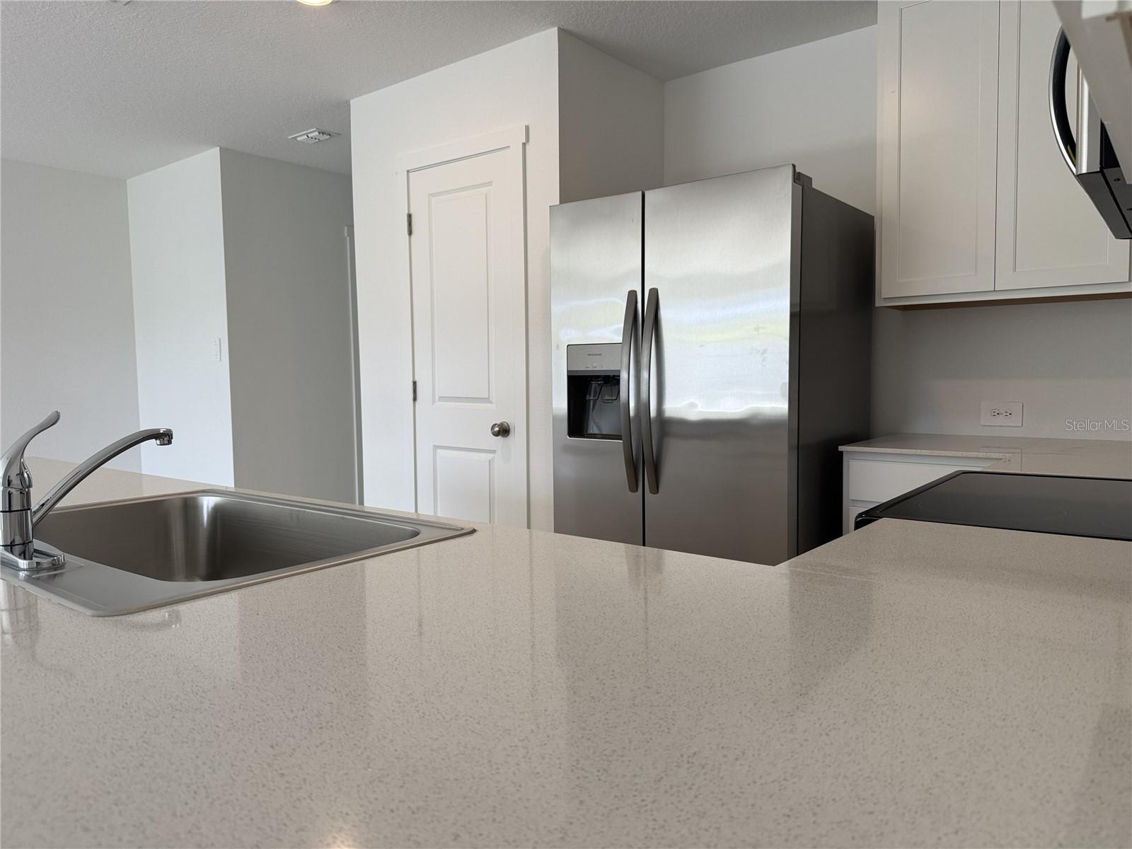 Image 6 of 21 For 830 Lynx Street