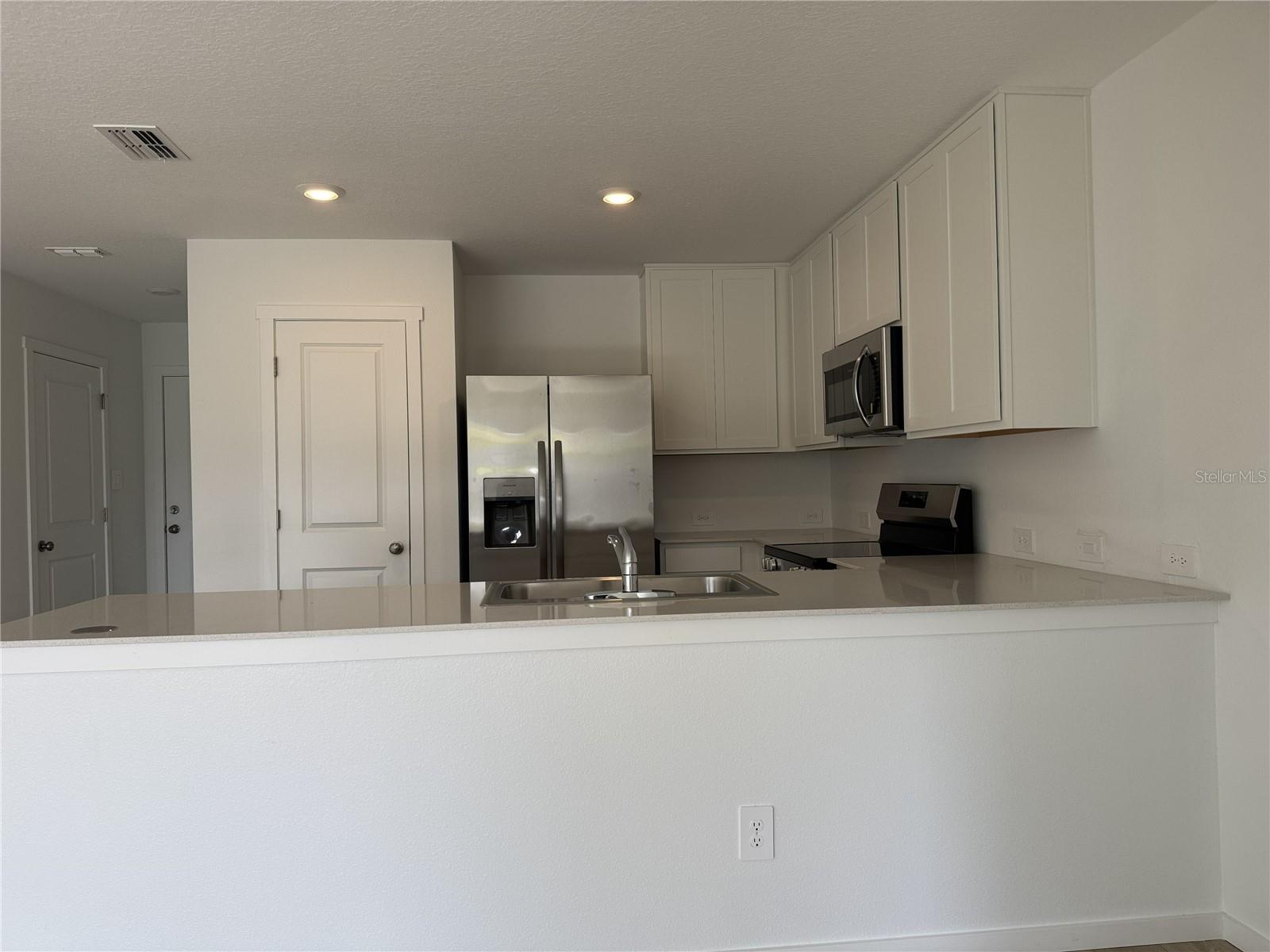 Image 8 of 21 For 830 Lynx Street