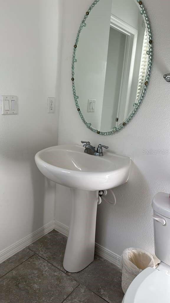 Image 10 of 12 For 9906 Sunny Mews Alley