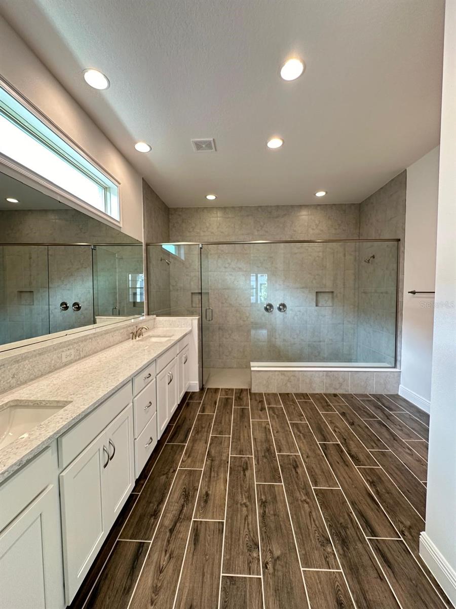 Image 18 of 54 For 13724 Larkton Lane