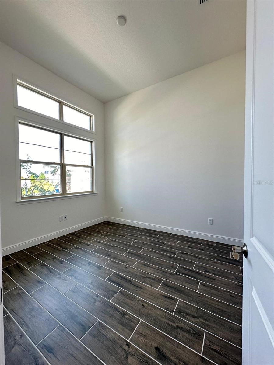 Image 24 of 54 For 13724 Larkton Lane