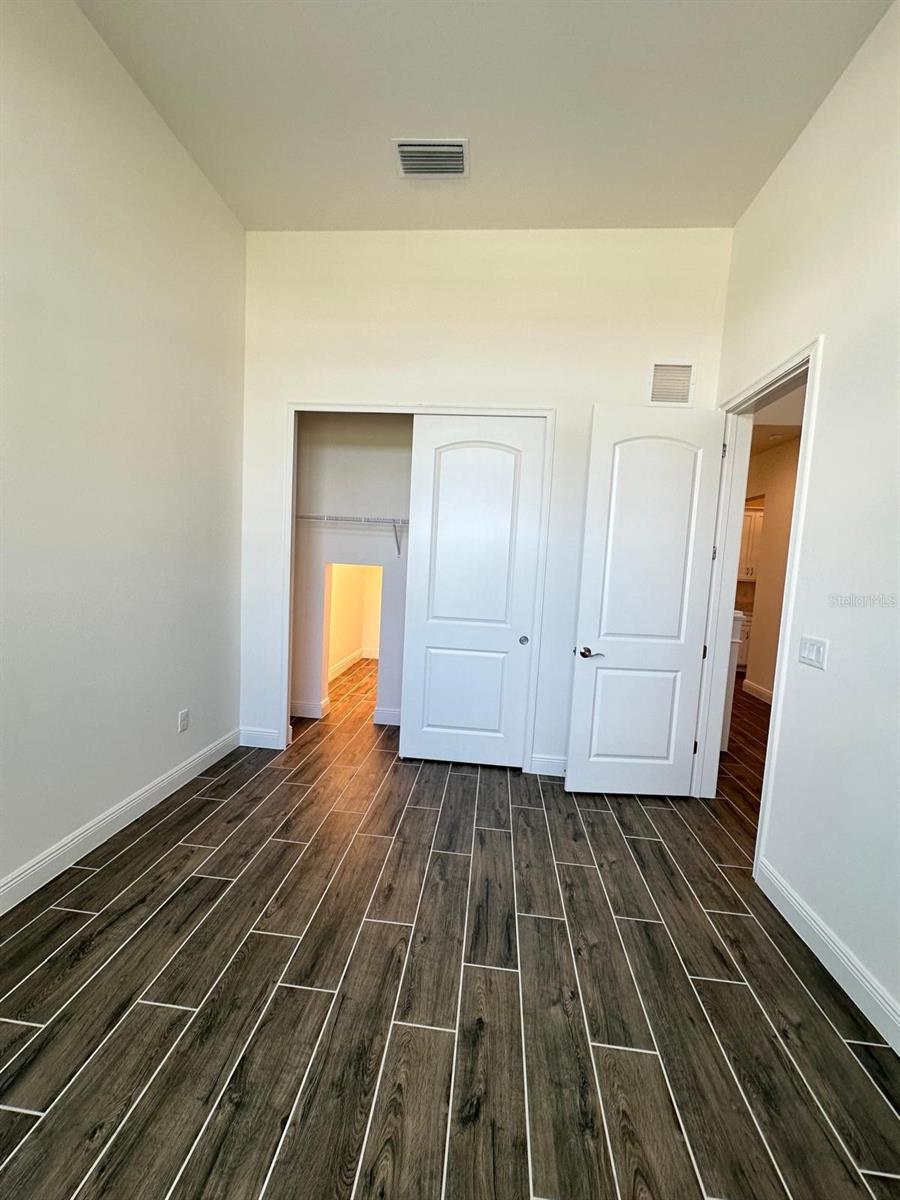 Image 25 of 54 For 13724 Larkton Lane