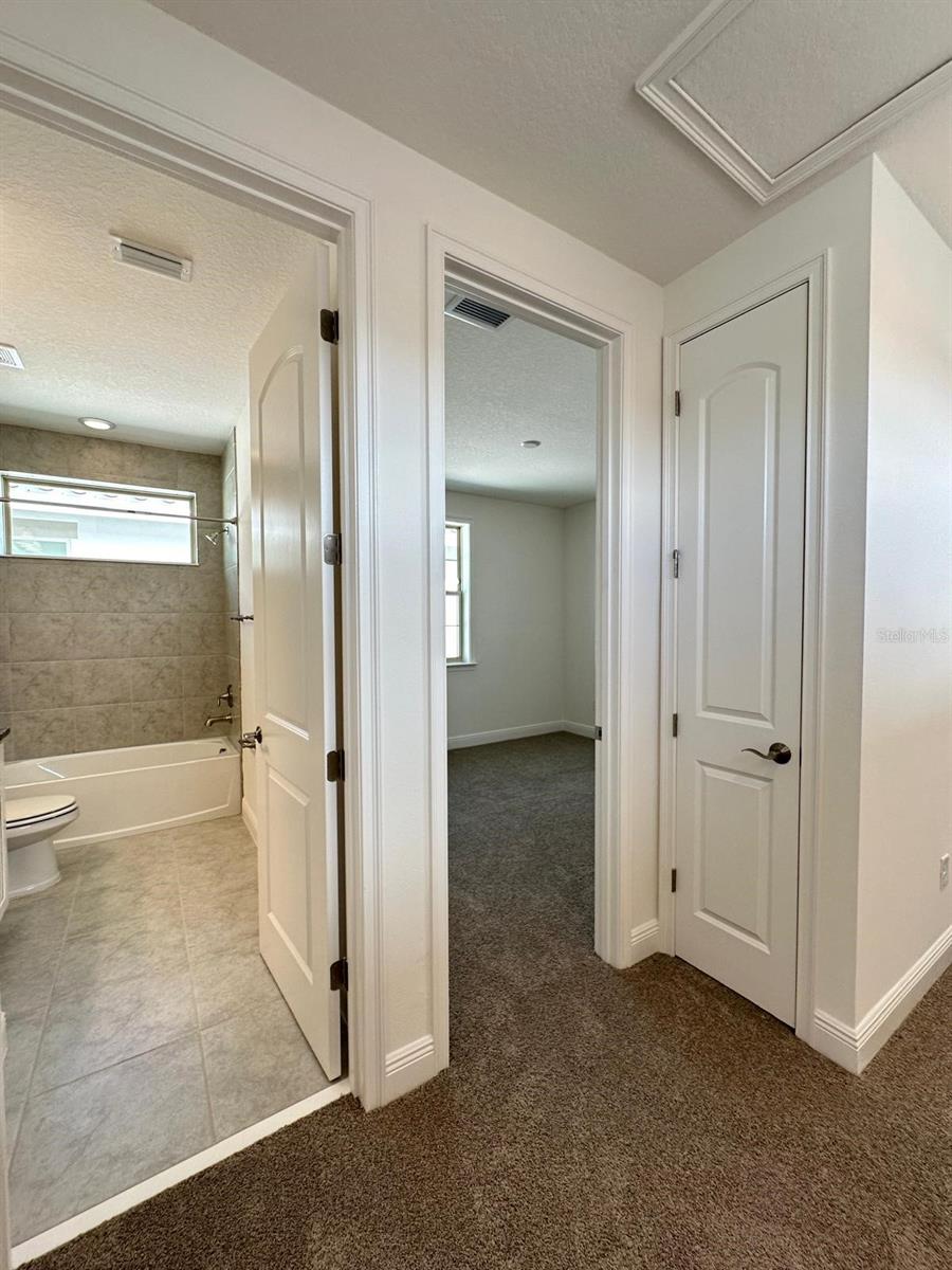 Image 32 of 54 For 13724 Larkton Lane