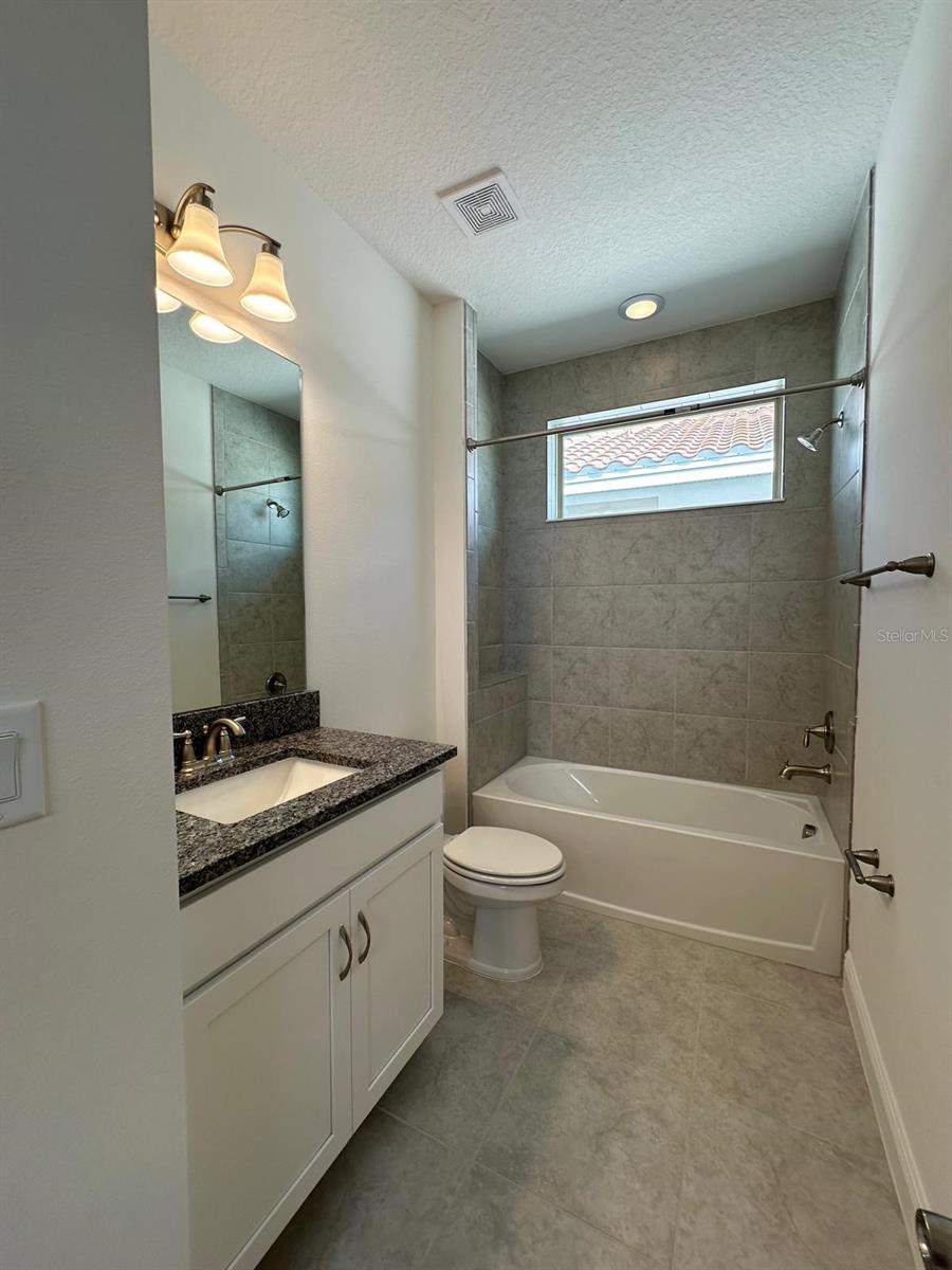 Image 33 of 54 For 13724 Larkton Lane