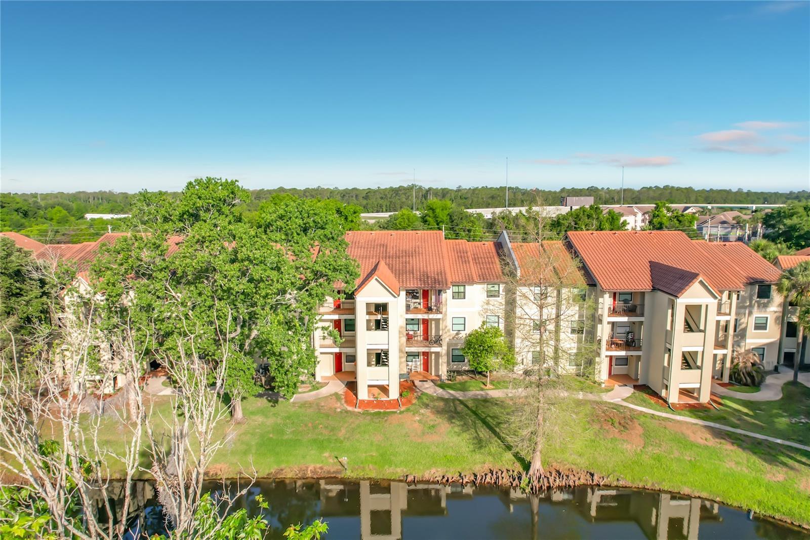 Image 23 of 27 For 3028 Parkway Boulevard 208