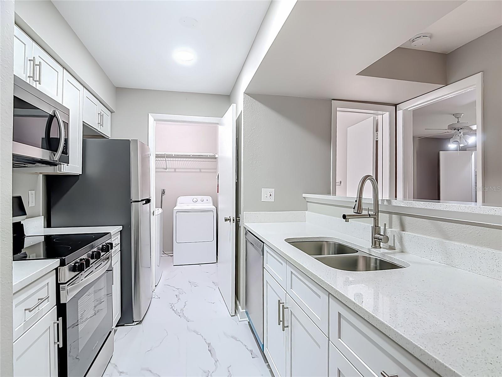 Image 9 of 27 For 3028 Parkway Boulevard 208