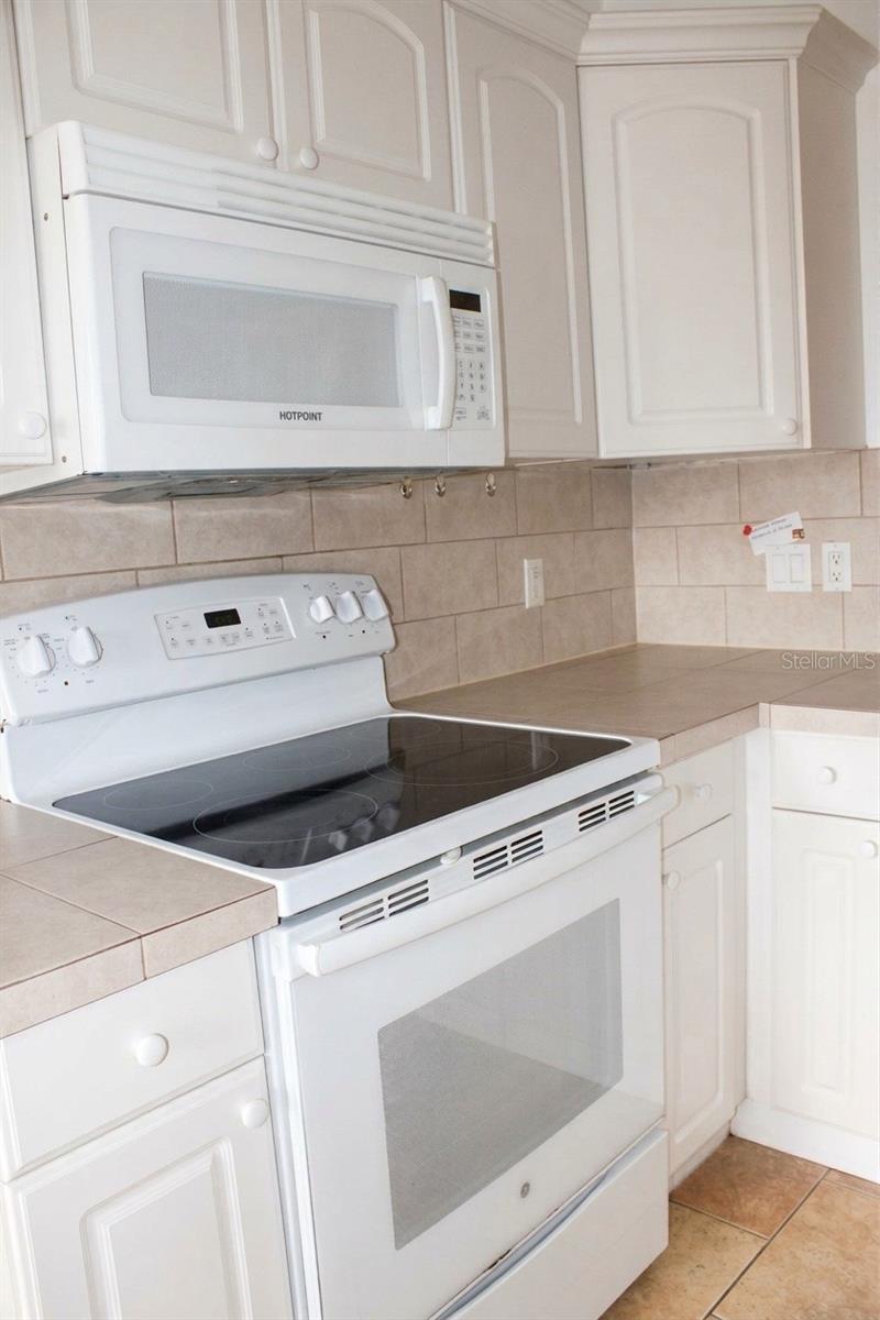 Image 9 of 23 For 8829 Coral Palms Court B