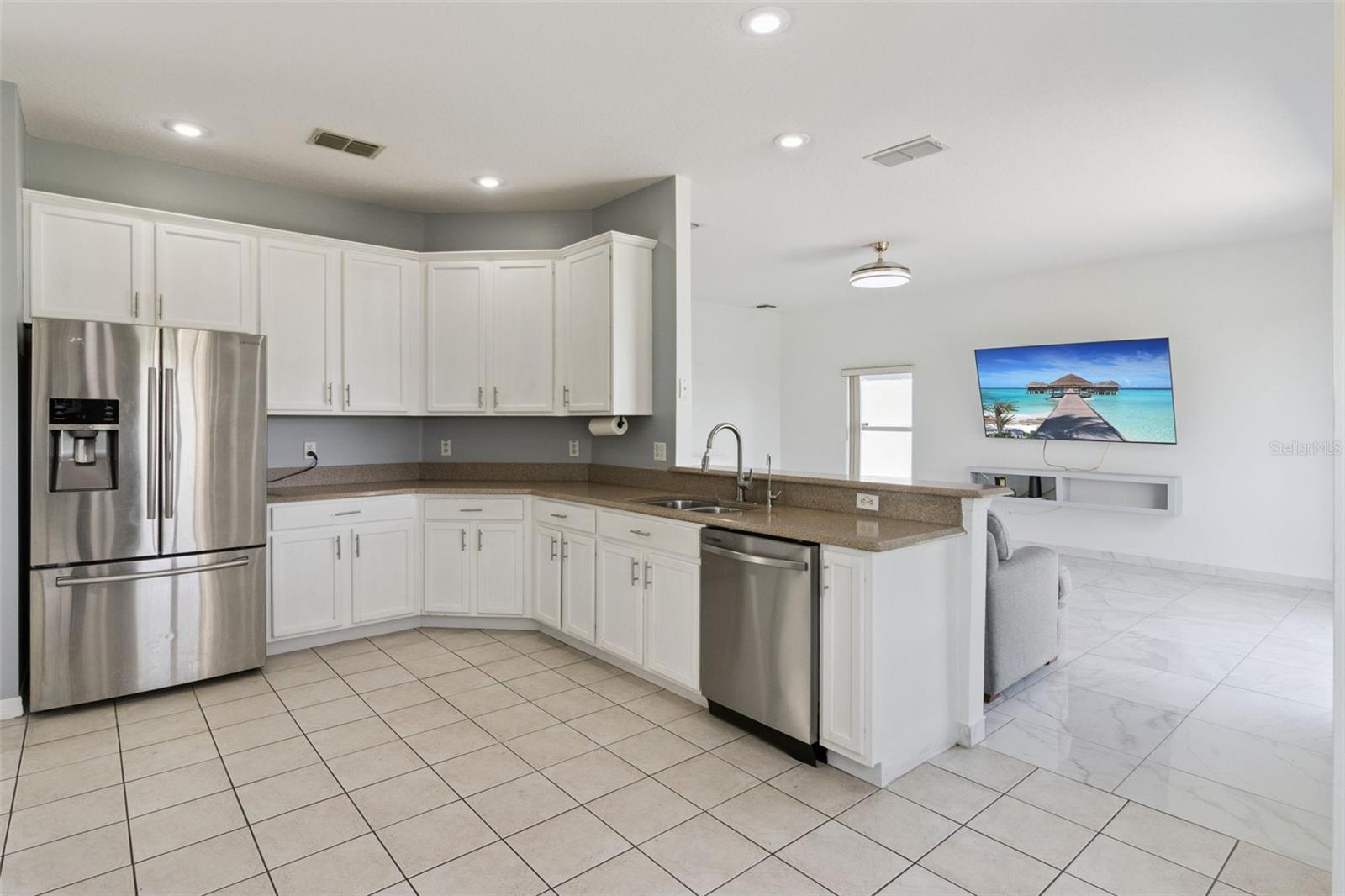 Image 15 of 33 For 2676 Patrician Circle