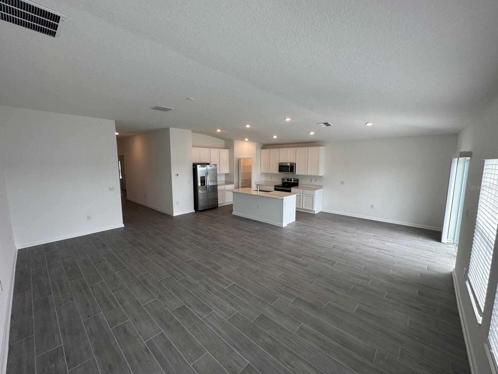 Image 11 of 40 For 652 Trotters Drive