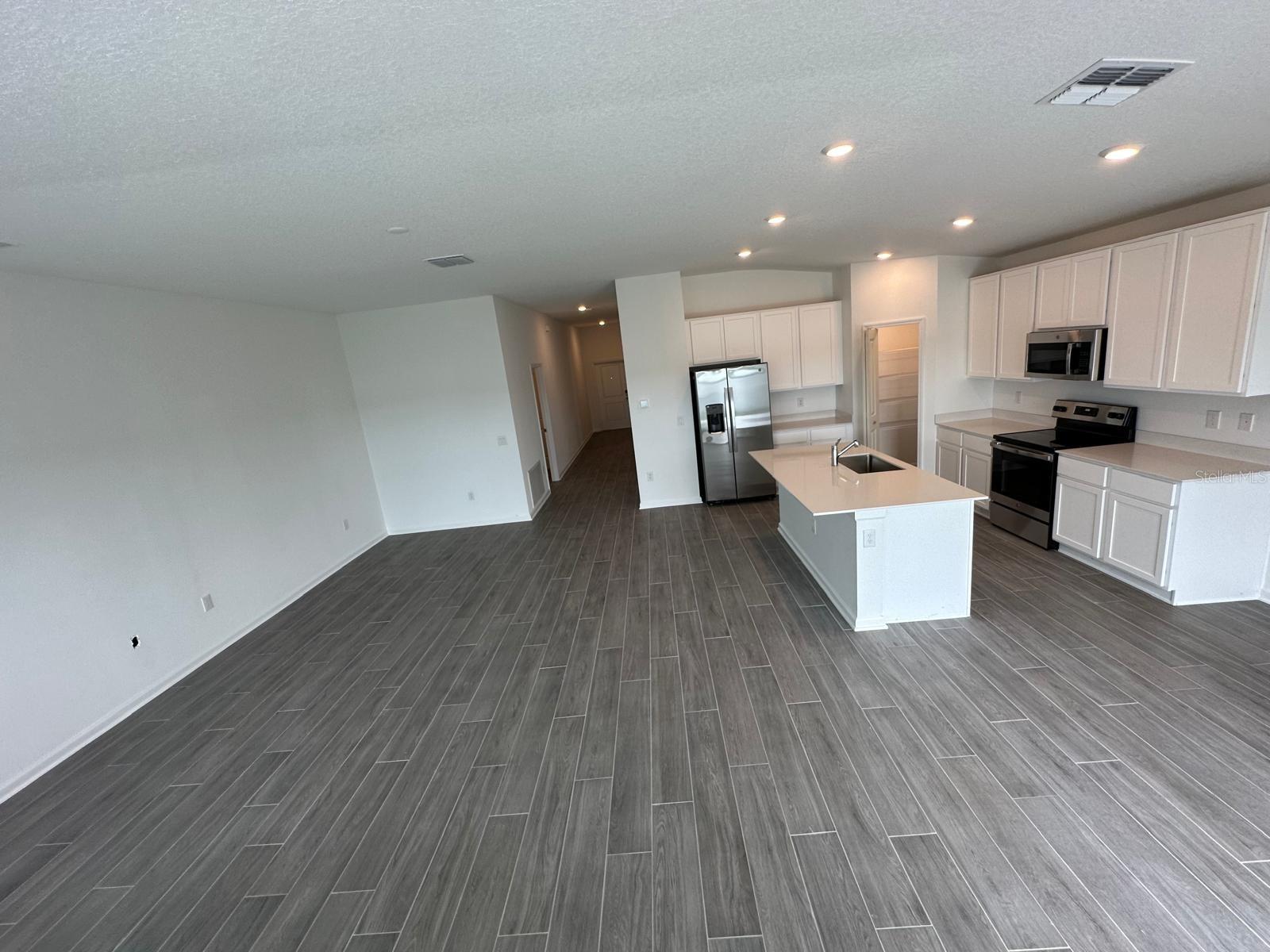 Image 13 of 40 For 652 Trotters Drive