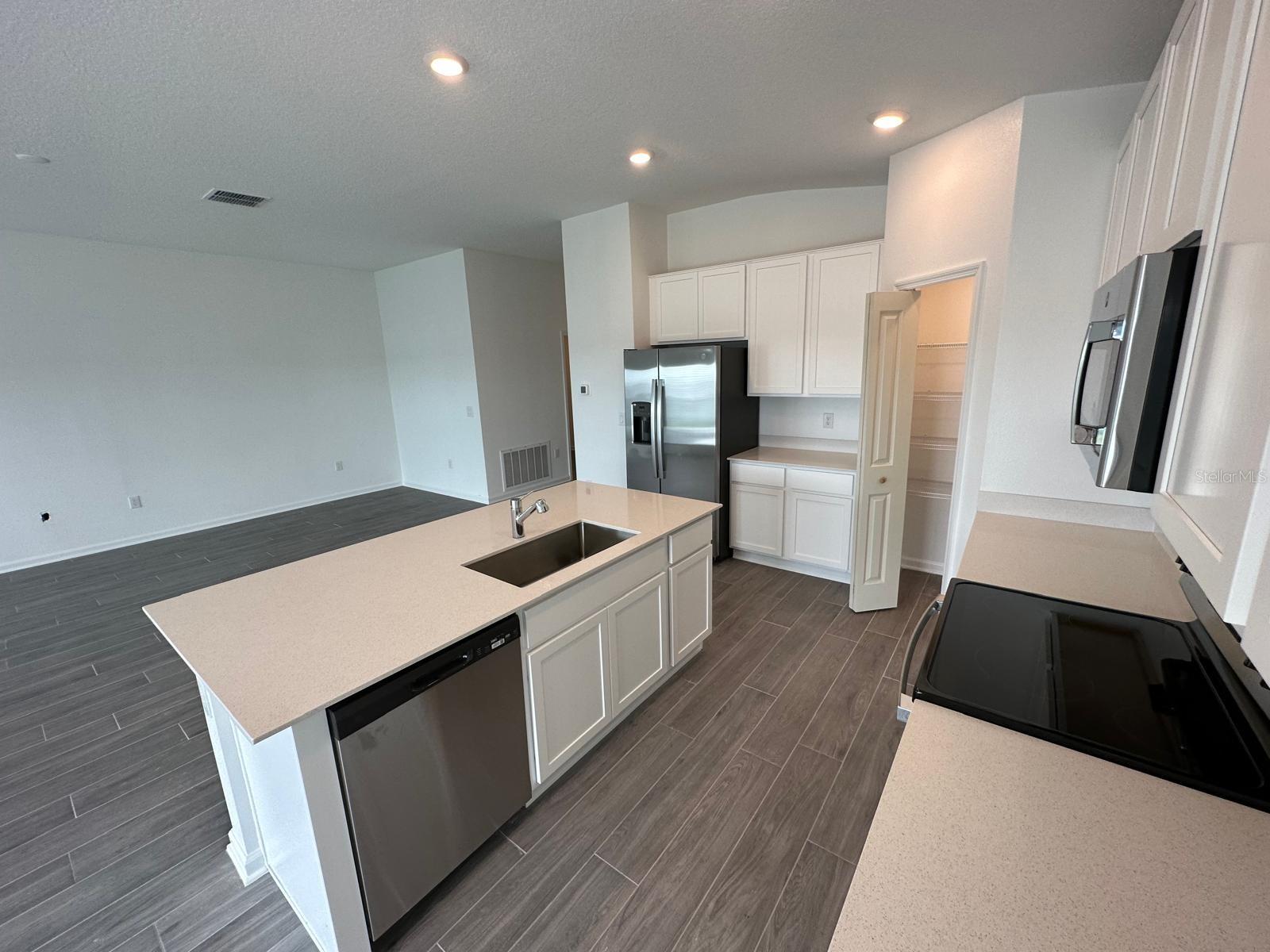 Image 14 of 40 For 652 Trotters Drive