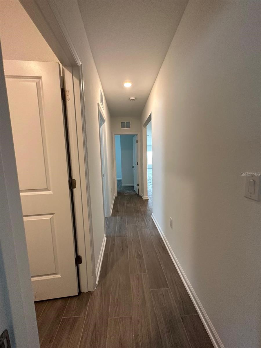 Image 7 of 40 For 652 Trotters Drive