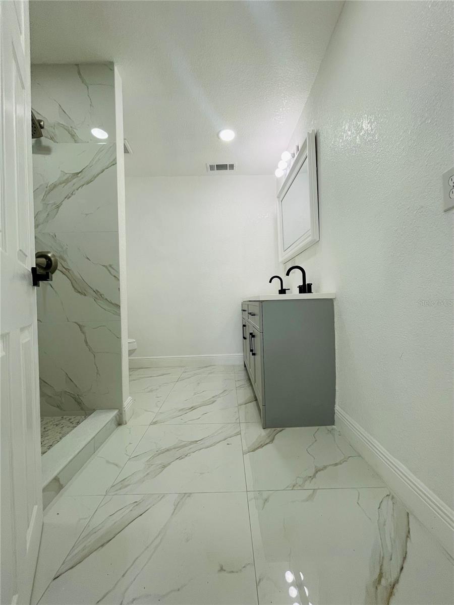 Image 20 of 30 For 1129 6th Street