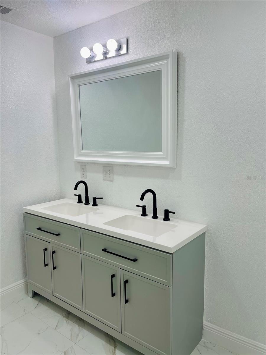 Image 21 of 30 For 1129 6th Street