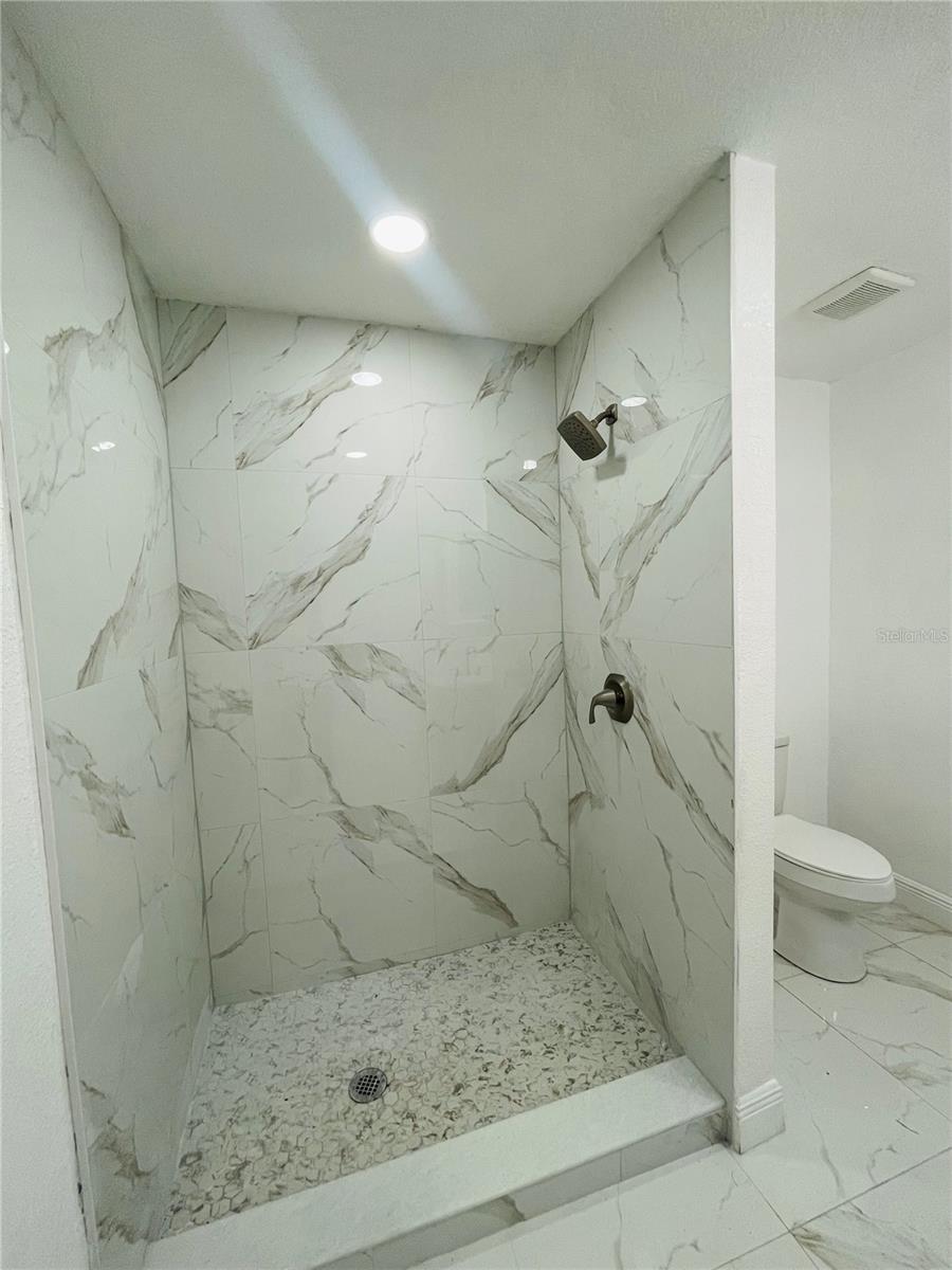 Image 22 of 30 For 1129 6th Street