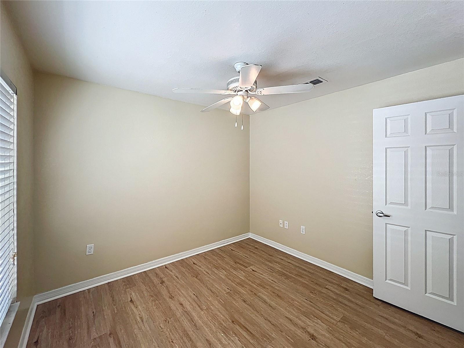 Image 10 of 26 For 838 Iowa Avenue