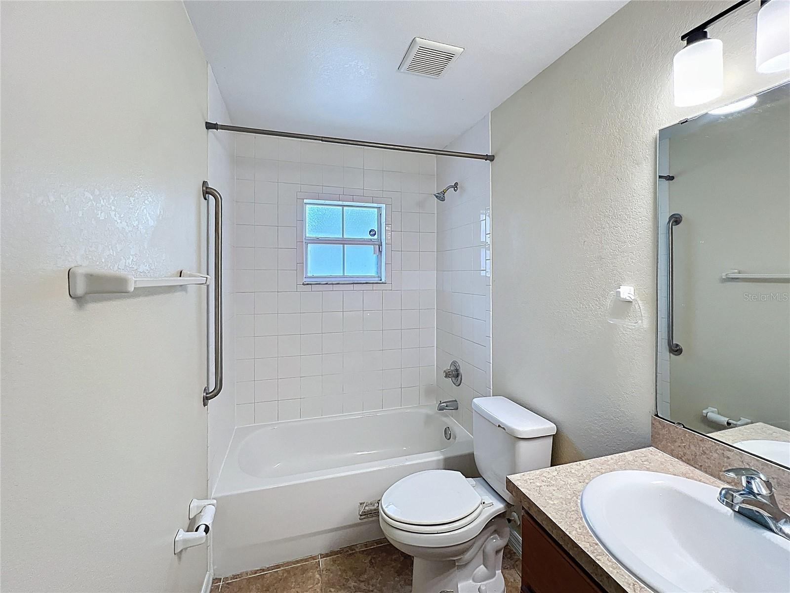 Image 12 of 26 For 838 Iowa Avenue